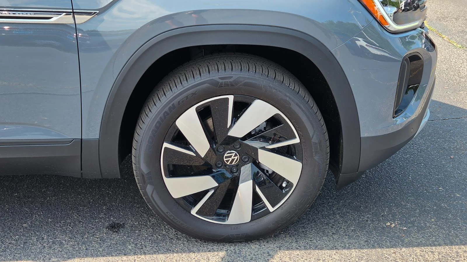 2026 Volkswagen Atlas Cross Sport SE w/Tech - Photo 17