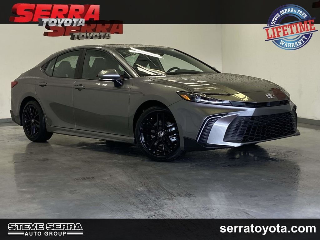 2026 Toyota Camry SE Hybrid's photo