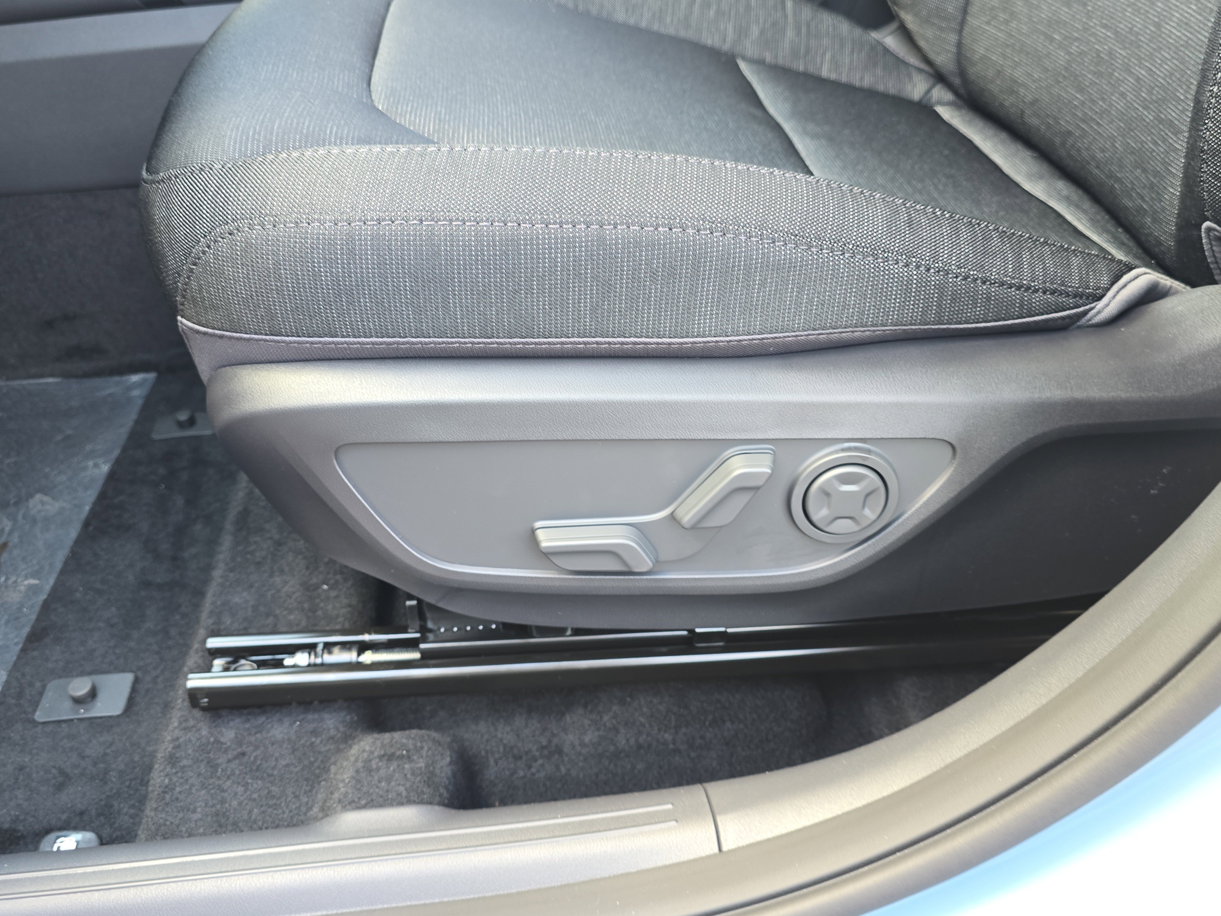 New 2027 Frost Blue / Black Roof Kia S image 20
