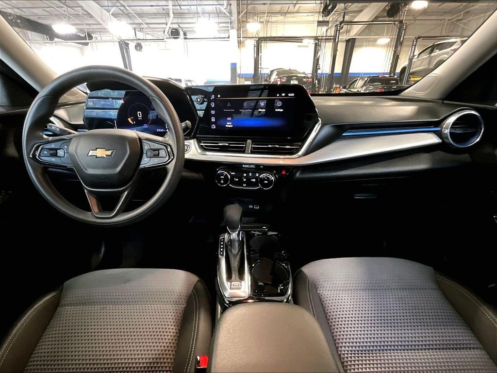 Used 2025 Gray Chevrolet LT image 22