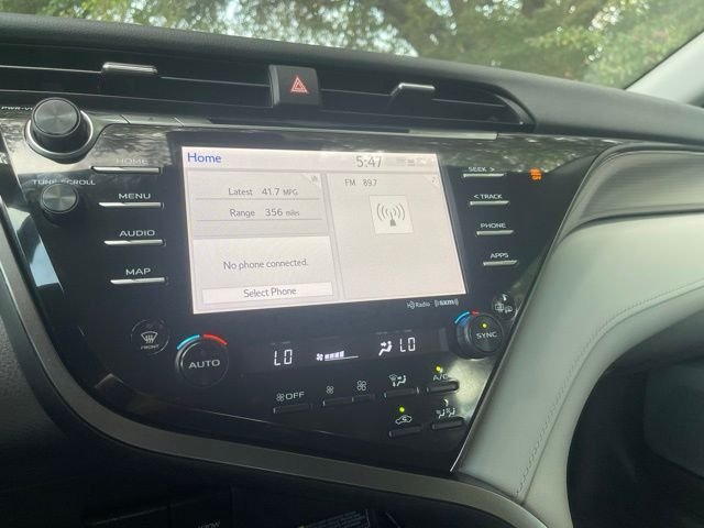 Used 2020 White Toyota SE image 21