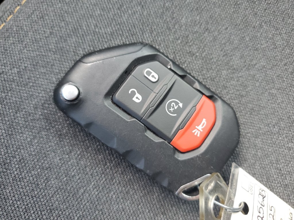 Used 2025 Red Jeep Sport S image 28