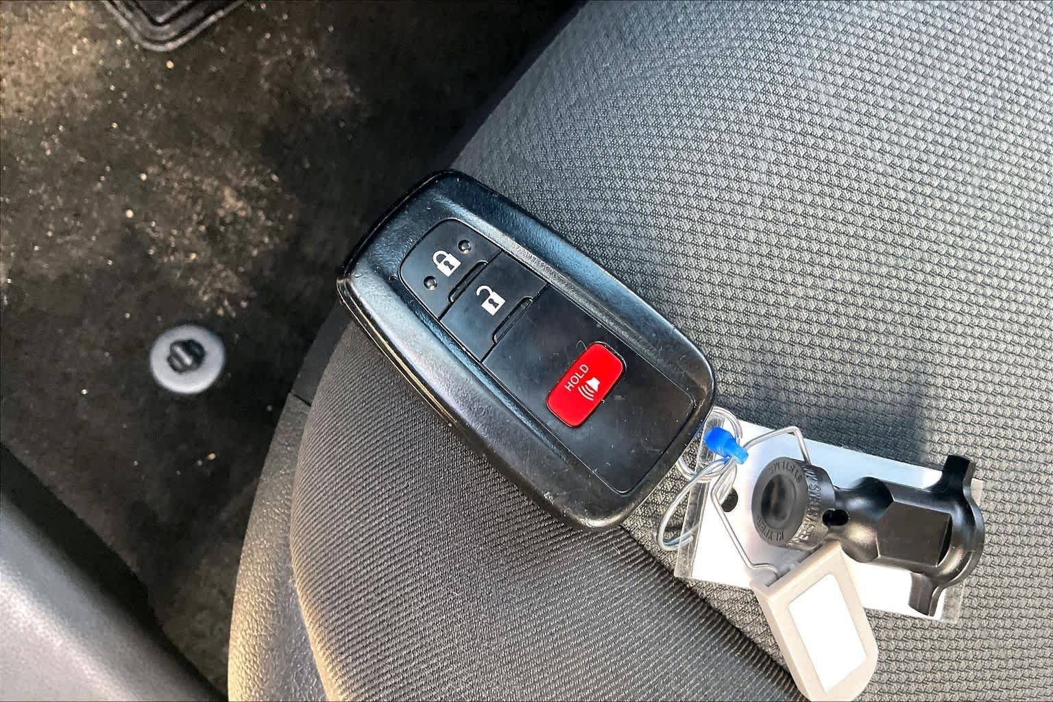 Used 2025 Ice Cap Toyota XLE image 14
