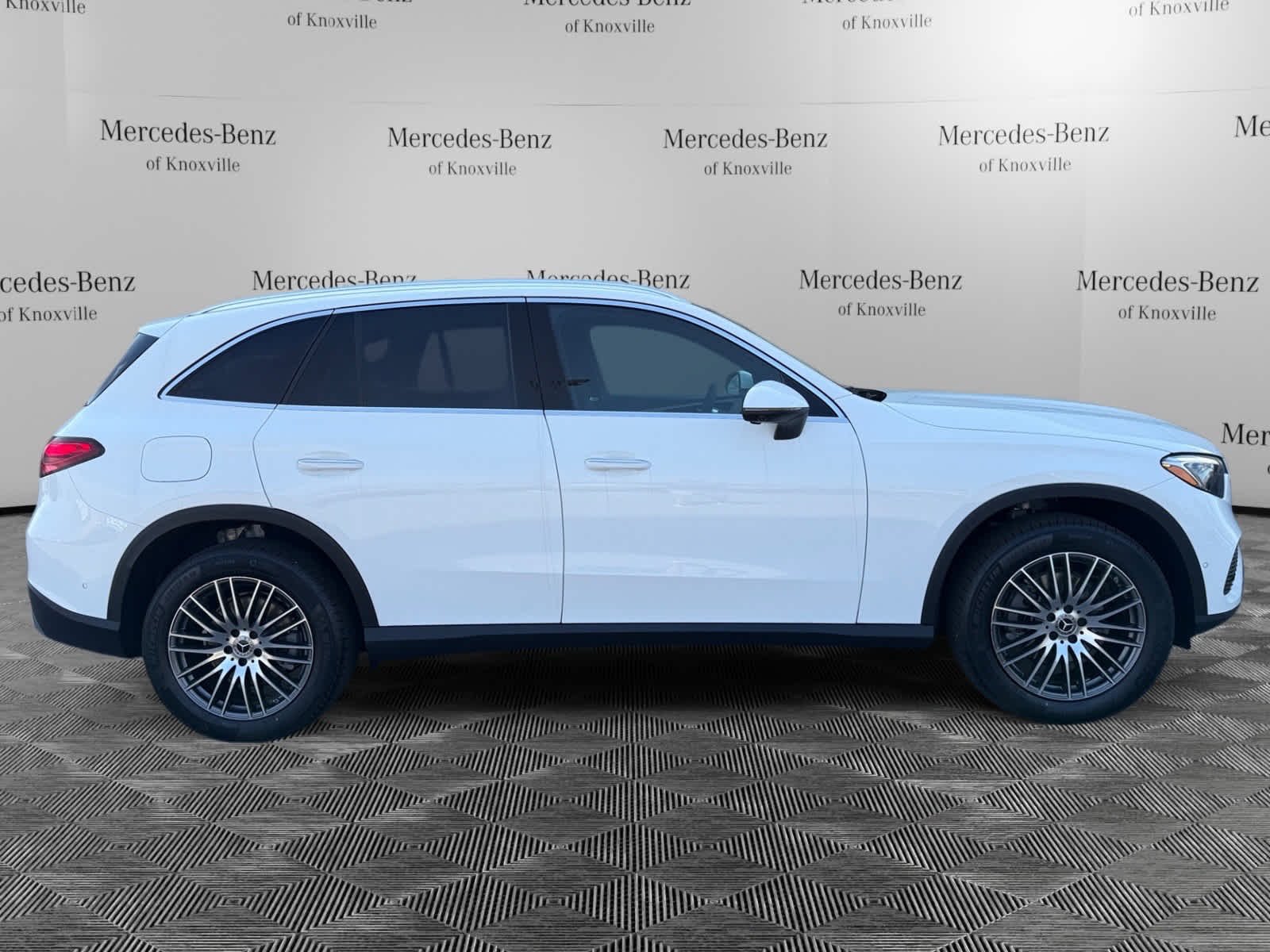 Used 2026 Polar White Mercedes-Benz GLC 300 image 6