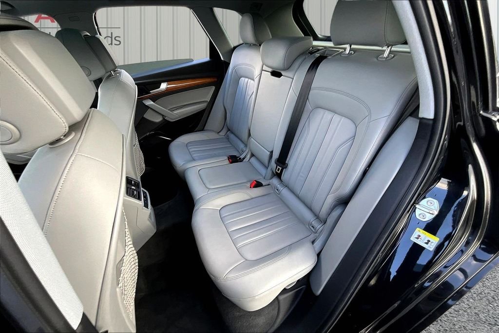 Used 2023  Audi 40 Premium image 22