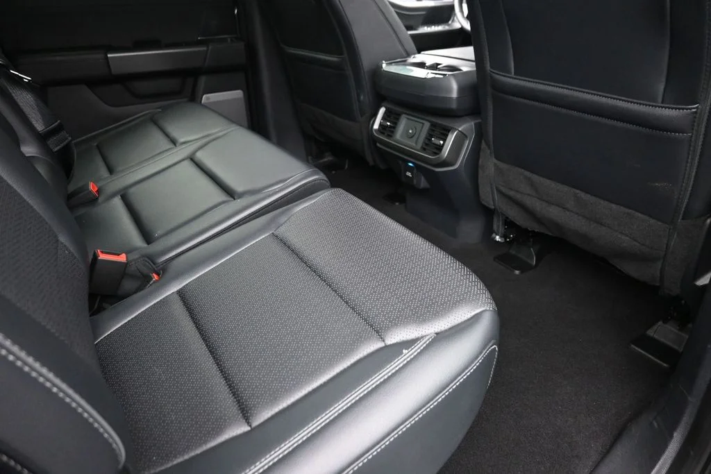 Used 2025 Gray Ford Lariat image 10