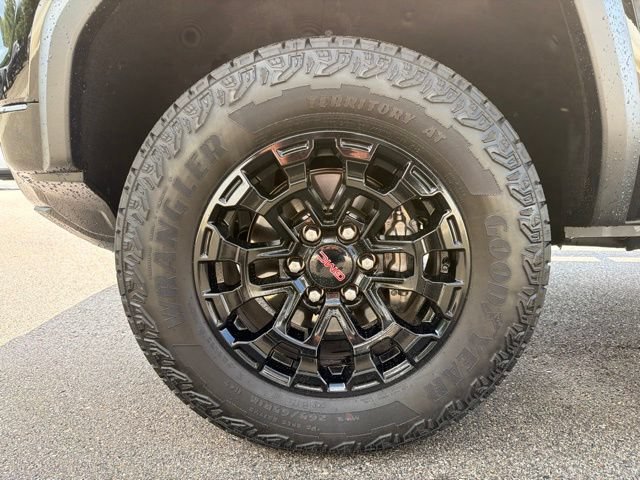 Used 2026 Onyx Black GMC Elevation image 9