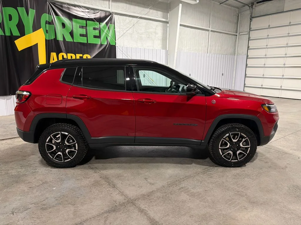 Certified Used 2025 Red Hot Pearlcoat Jeep Trailhawk image 5