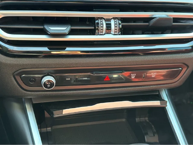 2023 BMW 3 Series 330i - Photo 26