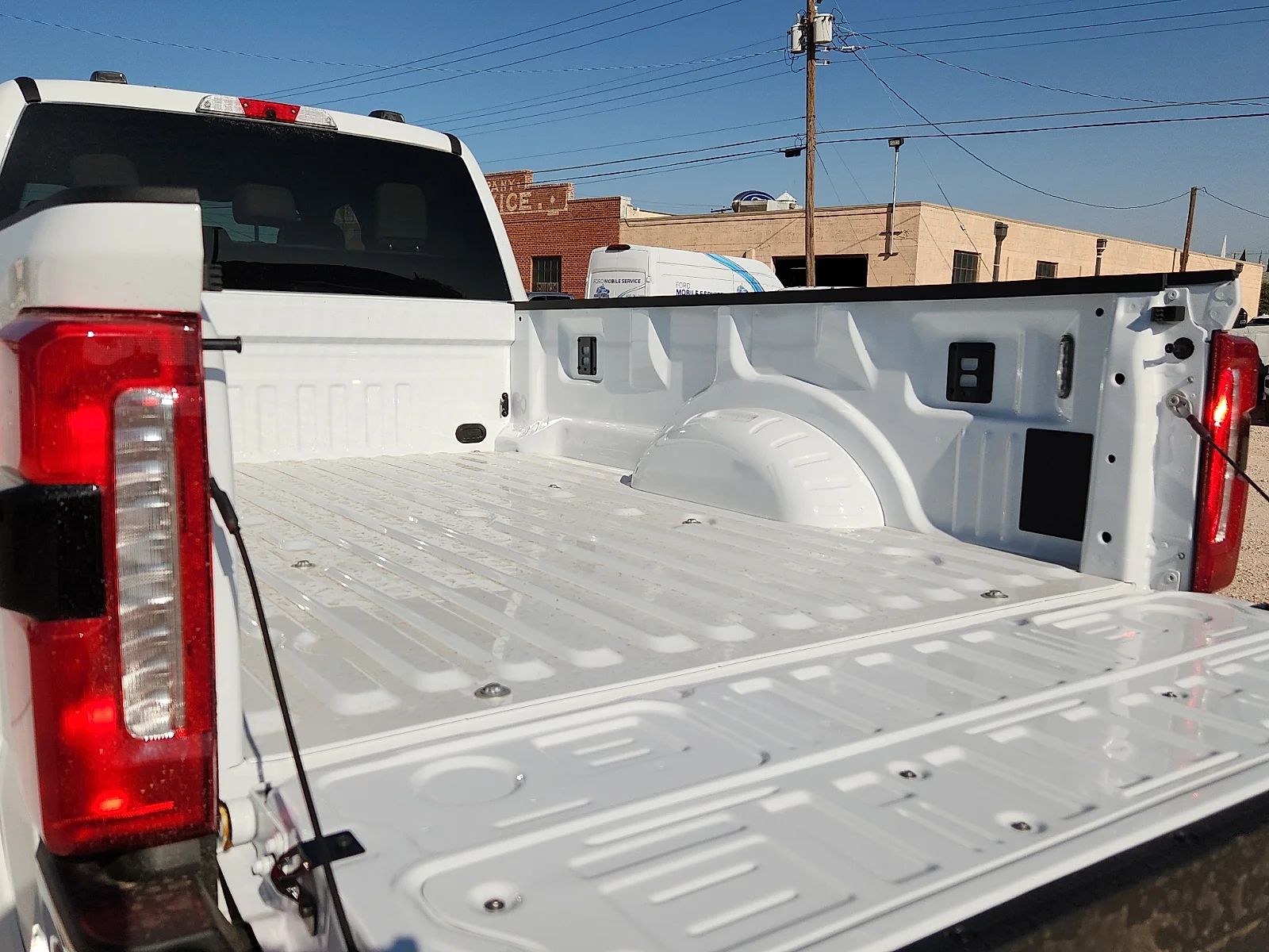 New 2026 Oxford White Ford Lariat image 12
