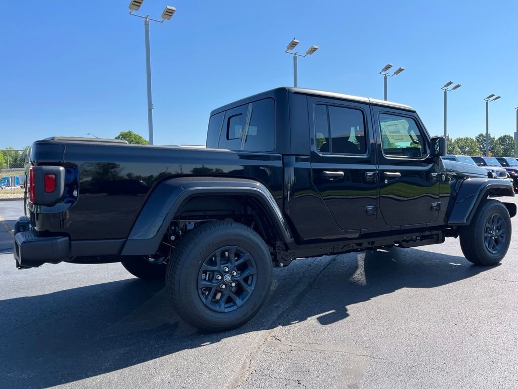 New 2026 Black Clear-Coat Exterior Paint Jeep 85th Anniversary Edition image 35