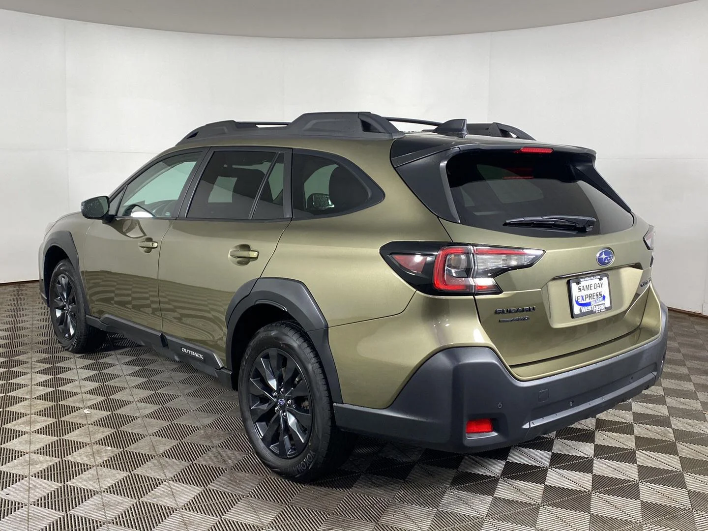 Used 2024 Autumn Green Metallic Subaru Onyx Edition image 8