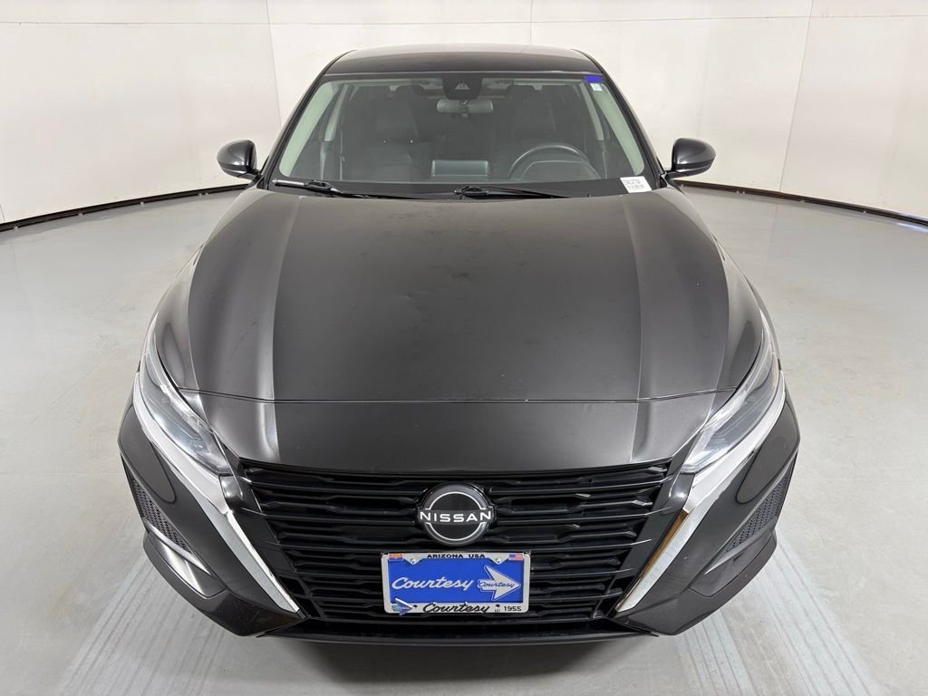 Used 2023 Black Nissan 2.5 SV image 3