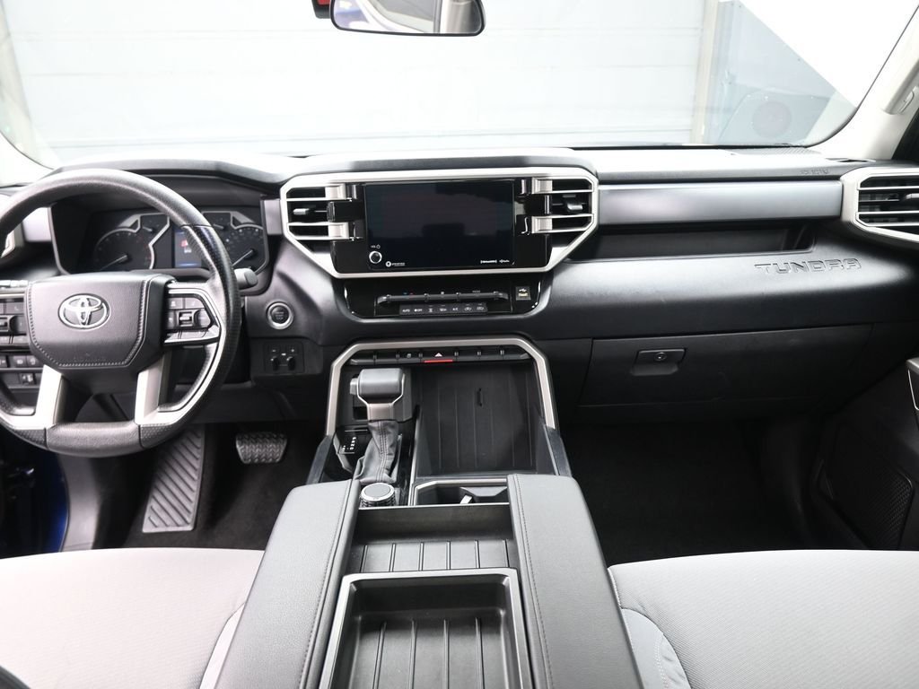 Used 2023  Toyota SR5 image 28