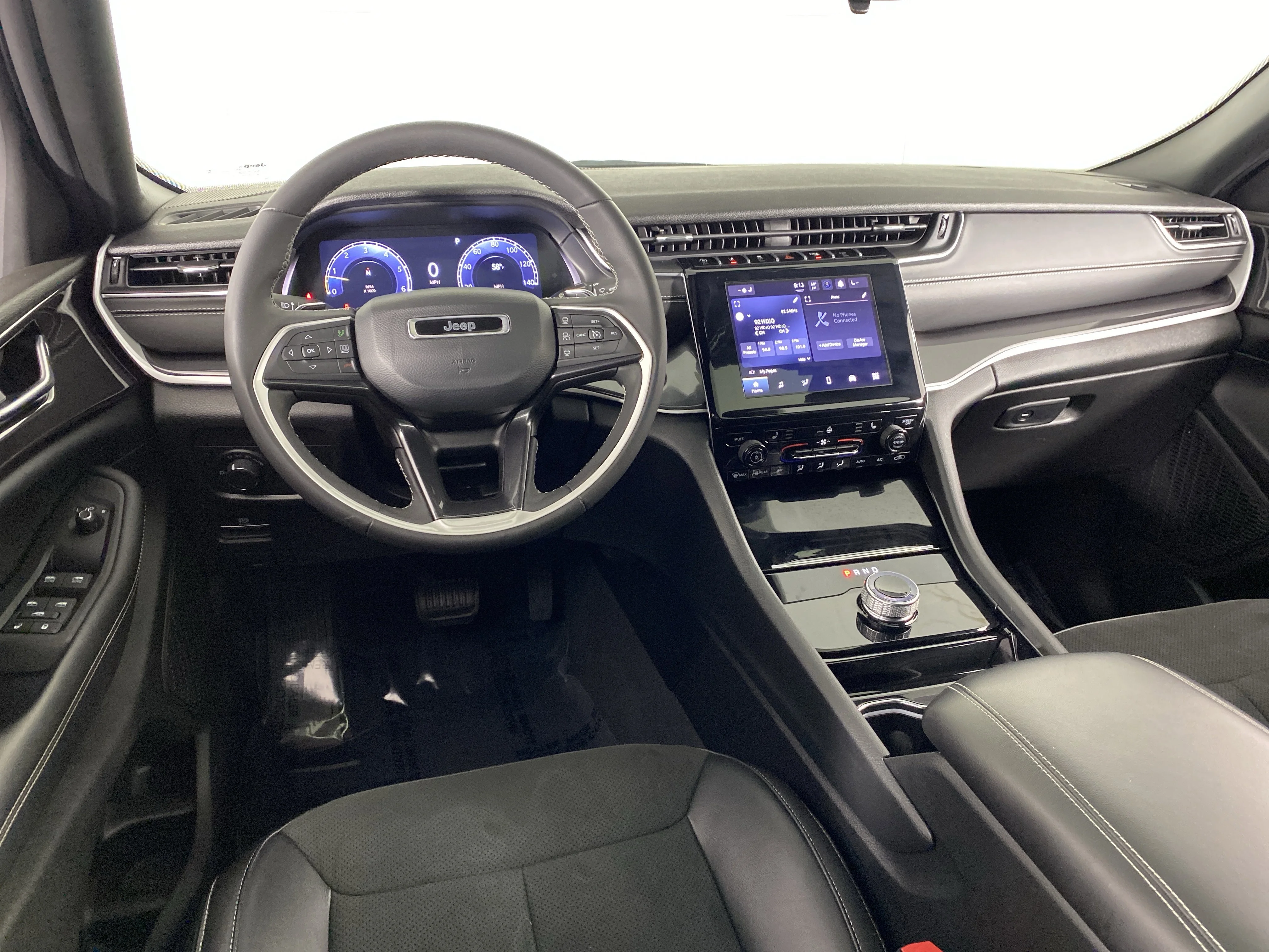 Used 2023 Velvet Red Pearlcoat Jeep Altitude image 19