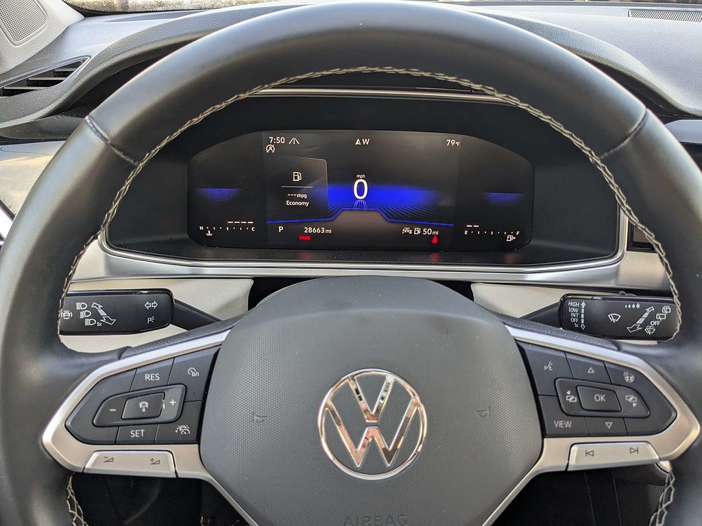 2025 Volkswagen Taos SE - Photo 30