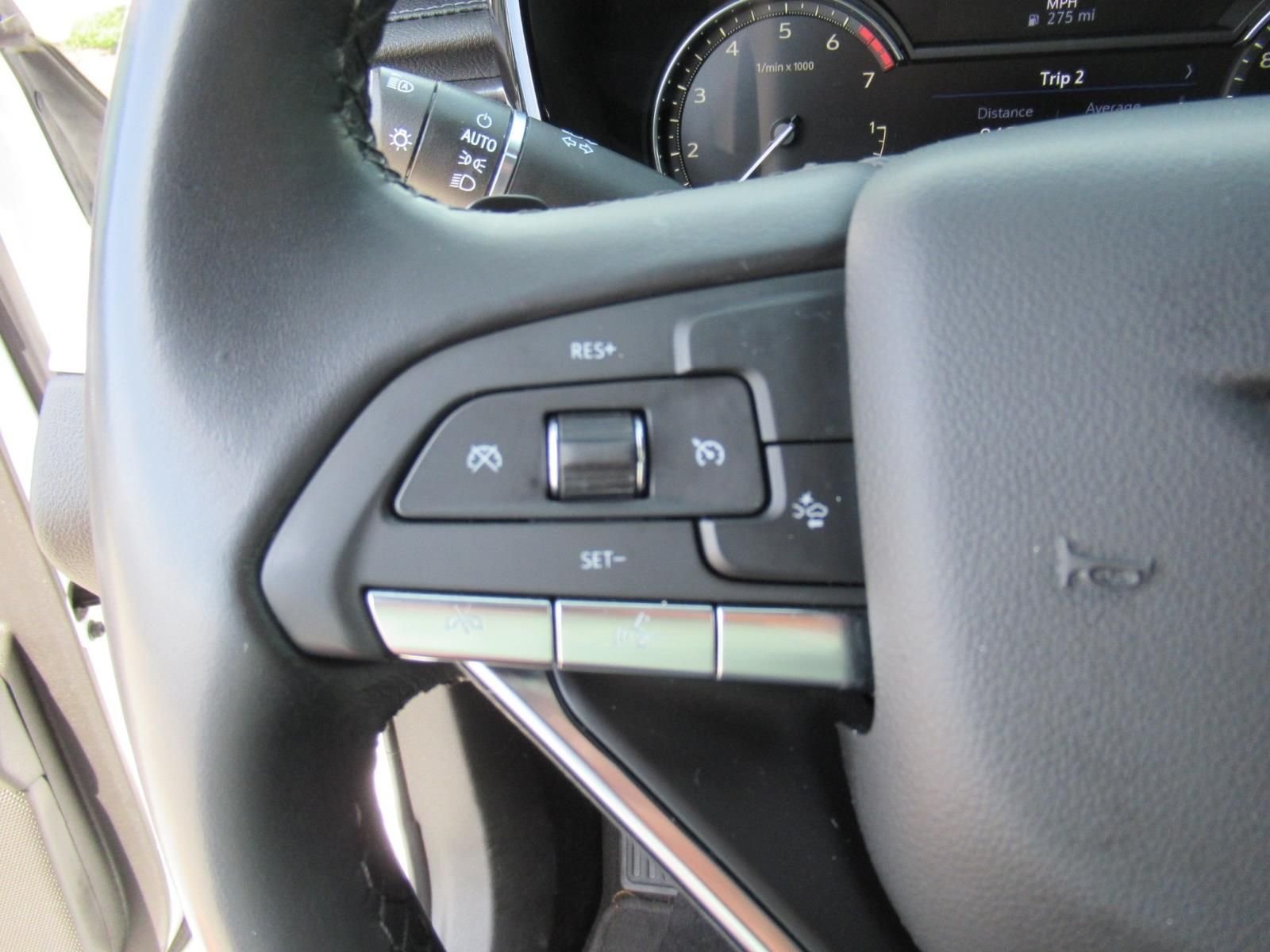 Used 2022 White Cadillac Luxury image 23