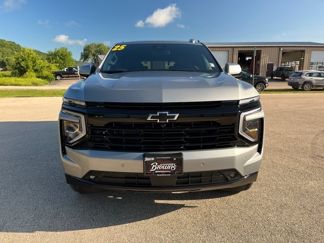 2025 Chevrolet Tahoe RST photo 2