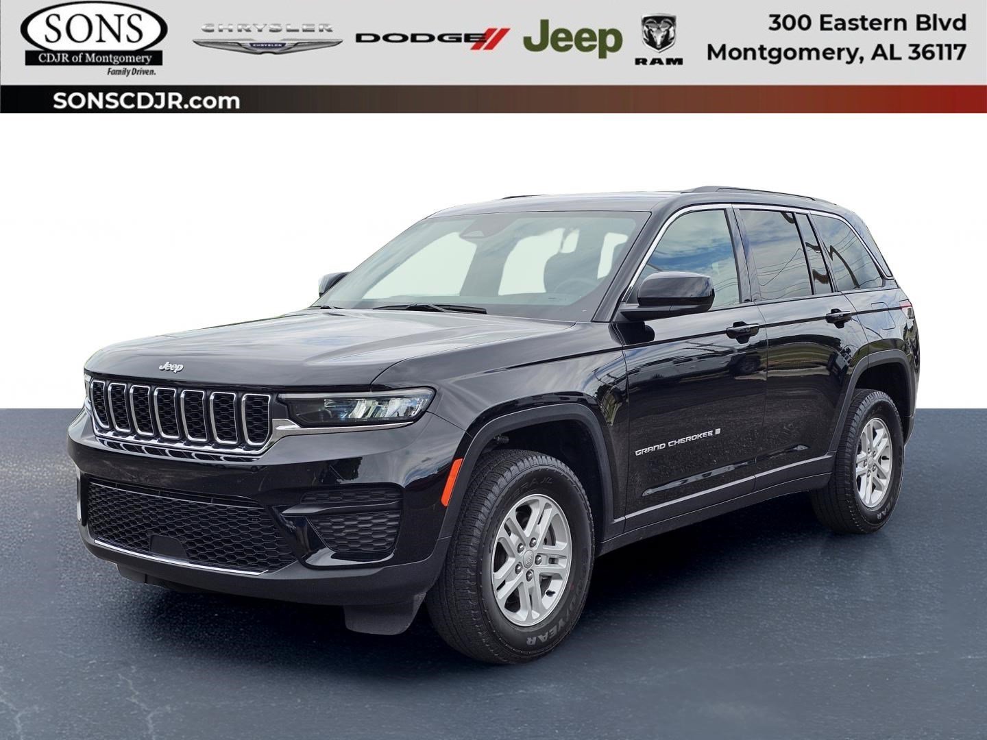 2024 Jeep Grand Cherokee Laredo's photo
