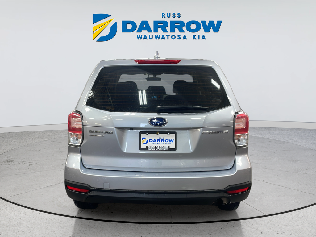 Used 2018 Silver Subaru 2.5i image 4