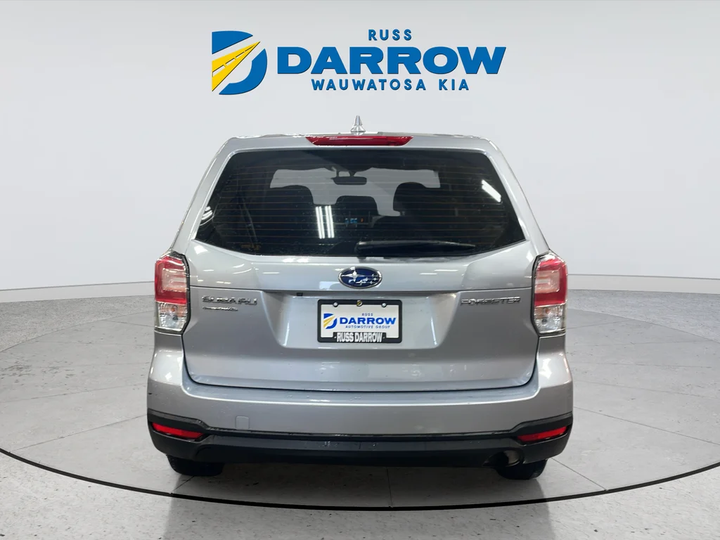 Used 2018 Silver Subaru 2.5i image 4