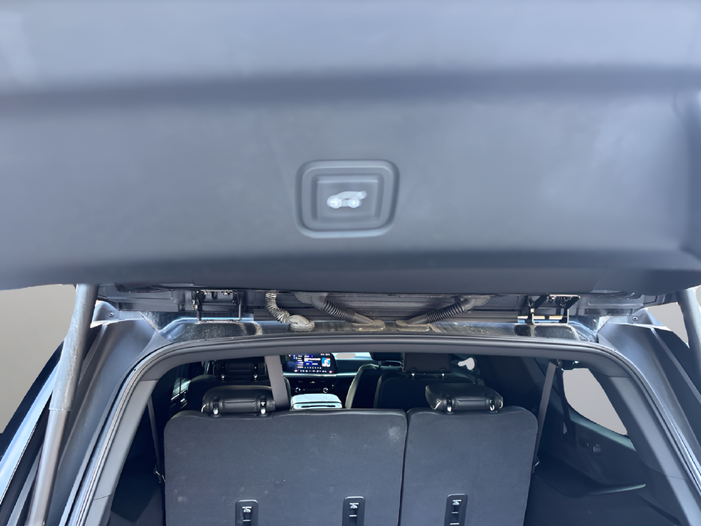 Used 2025 Black Chevrolet Premier image 40