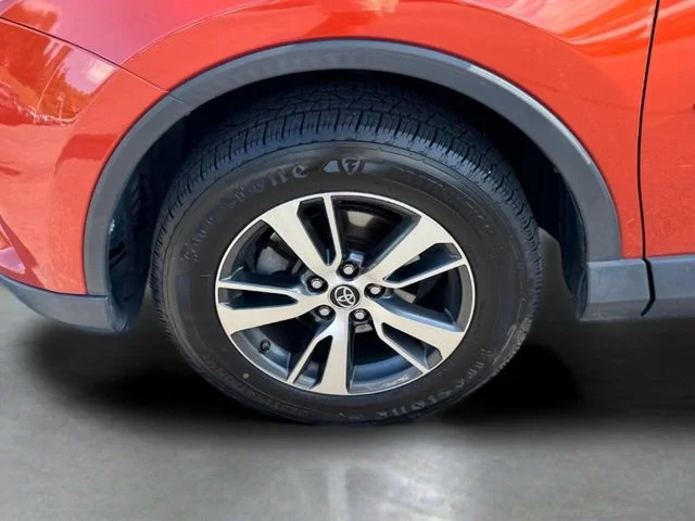 Used 2016 Red Toyota XLE image 15