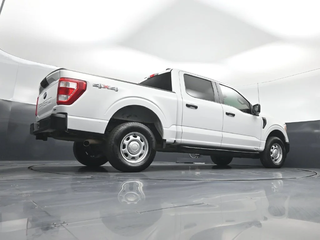 Used 2021 White Ford XL image 40