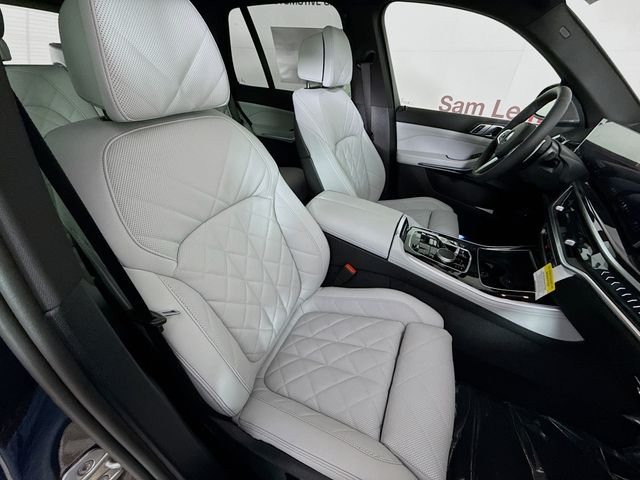 Used 2026 Carbon Black Metallic BMW xDrive50e image 29