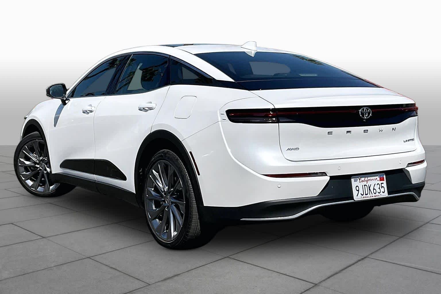 Certified Used 2023 Oxygen White Toyota Limited image 11