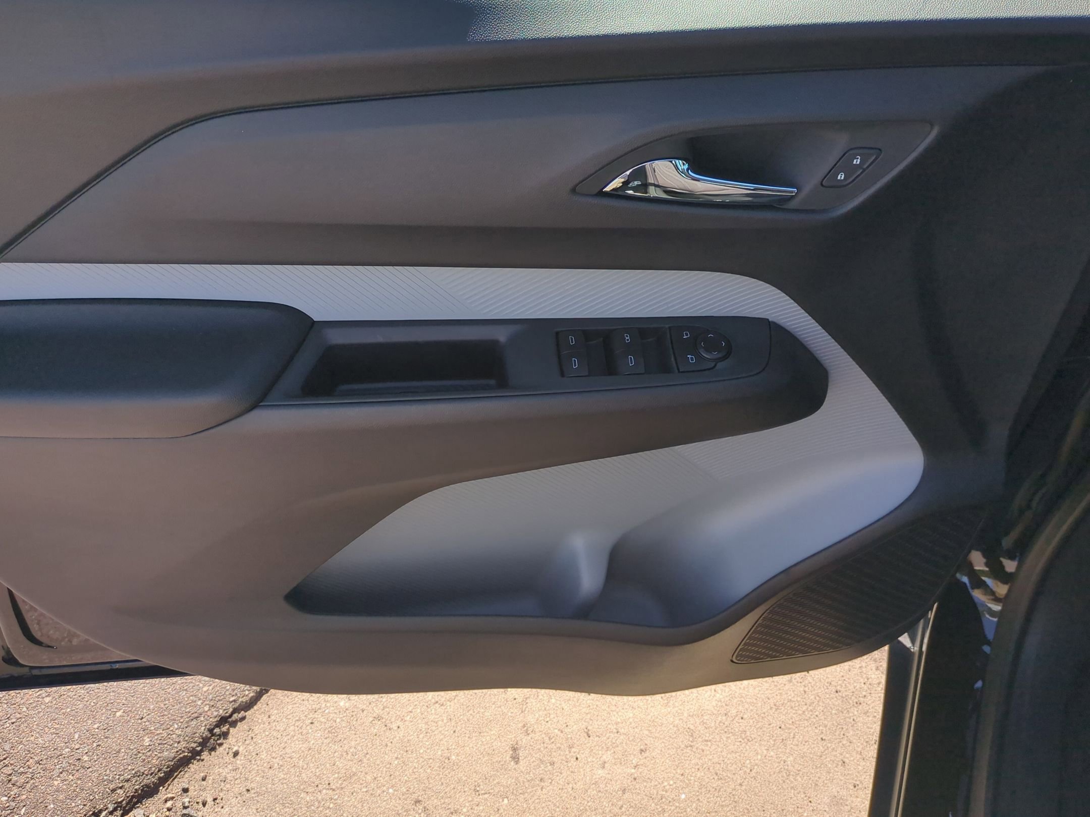 2027 Chevrolet Bolt LT - Photo 24