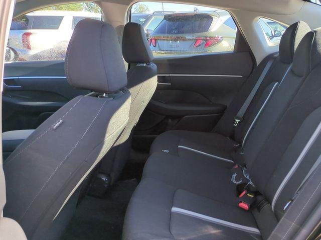 New 2026 White Hyundai SE image 13