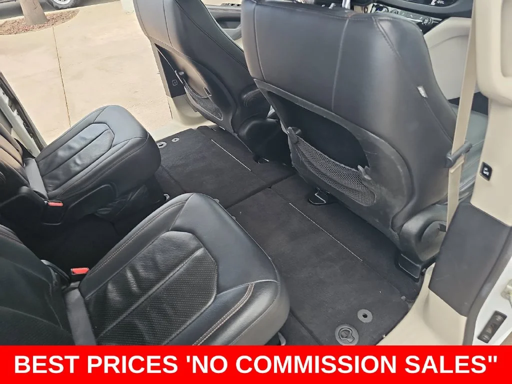 Used 2018 White Chrysler Touring L image 11