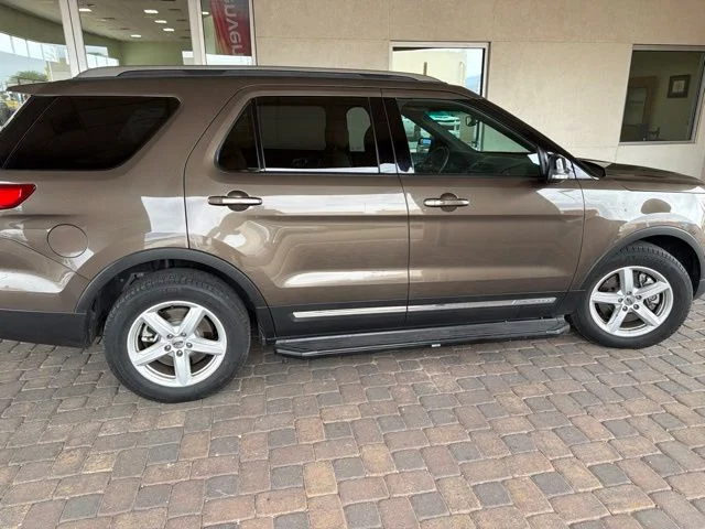Used 2016 Caribou Metallic Ford XLT image 3