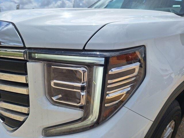 Used 2024 Summit White GMC SLT image 33