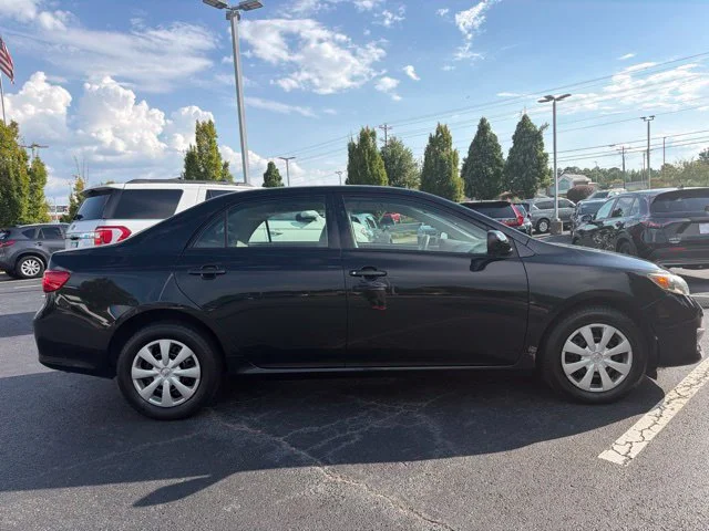 Used 2009 Black Sand Pearl Toyota LE image 5