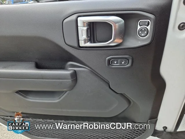Used 2025 White Jeep Mojave image 28