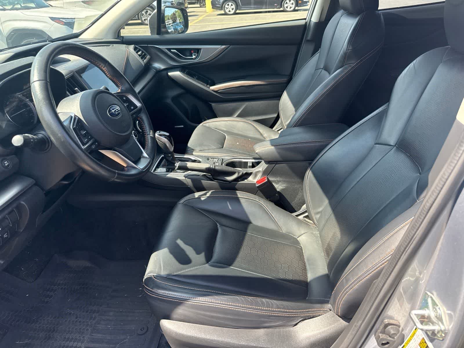 Used 2023 Ice Silver Metallic Subaru Limited image 2
