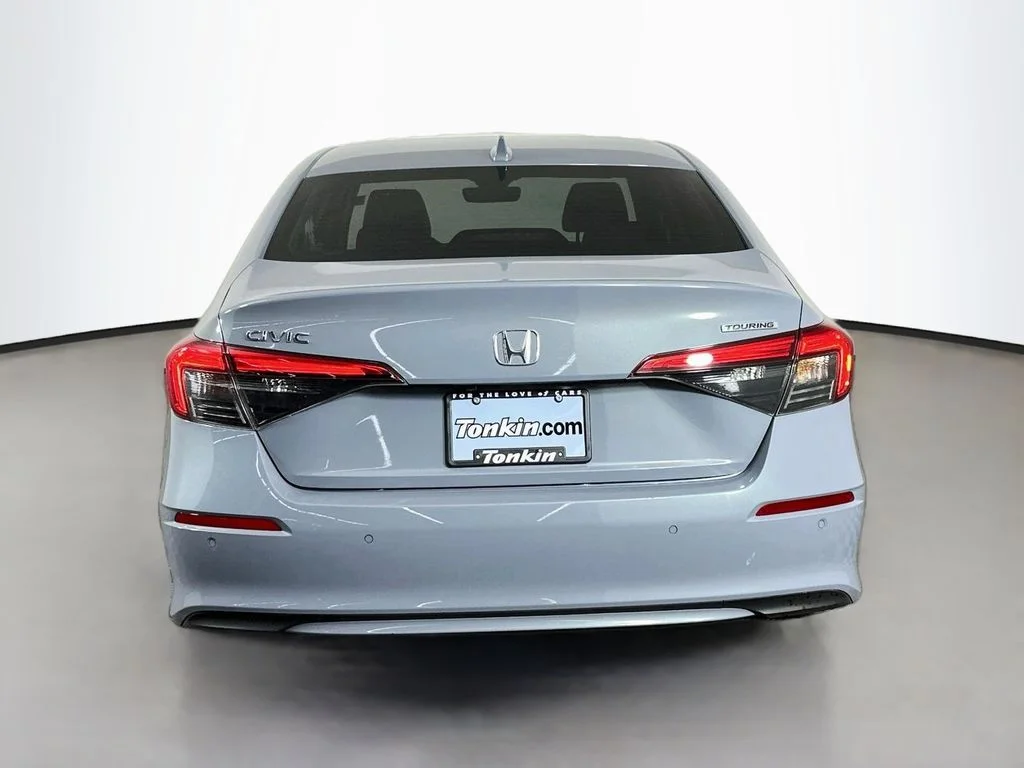 Used 2024 Morning Mist Metallic Honda Touring image 7