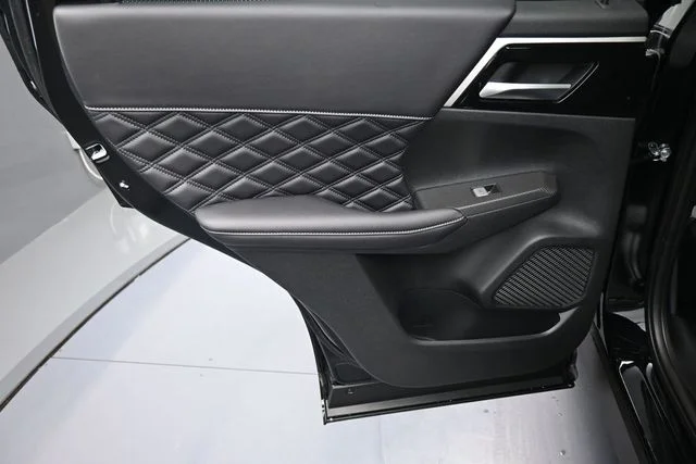 New 2026 Black Nissan Platinum image 10