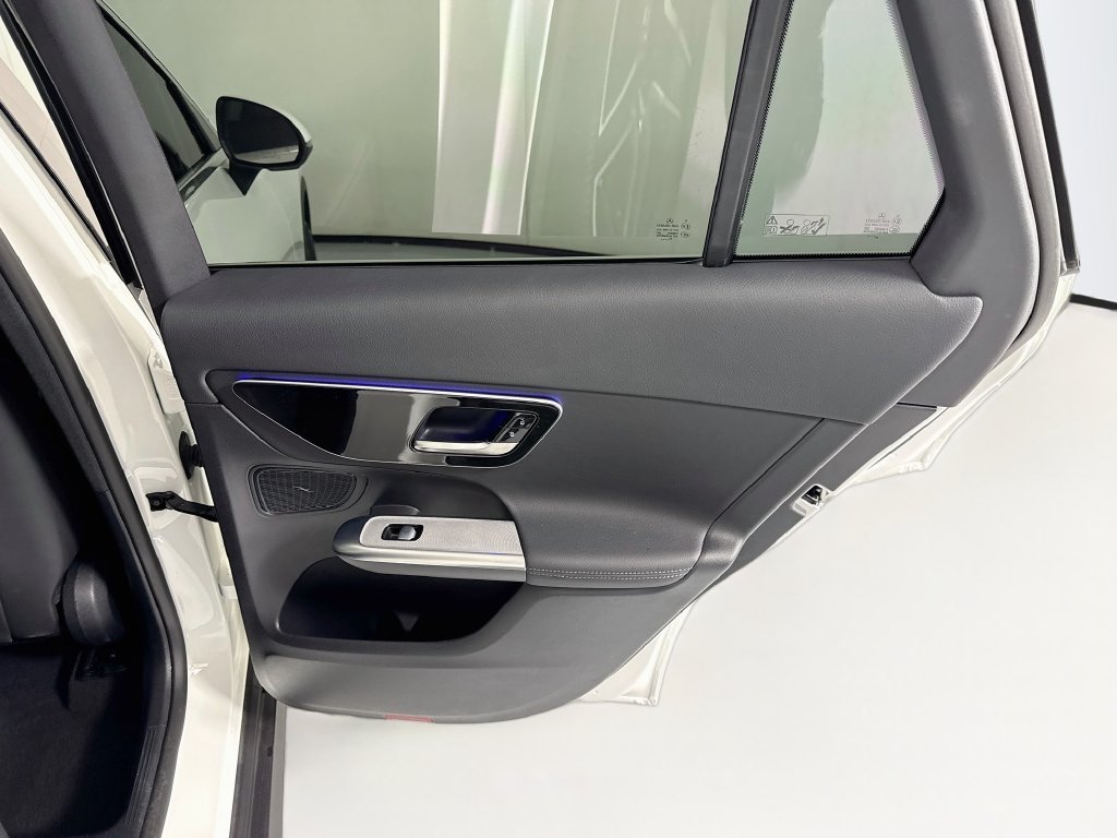 Certified Used 2026 Polar White Mercedes-Benz GLC 300 image 27