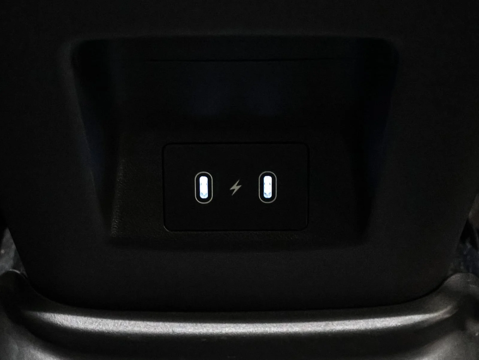 Used 2025 Black Hyundai SEL Activity image 25