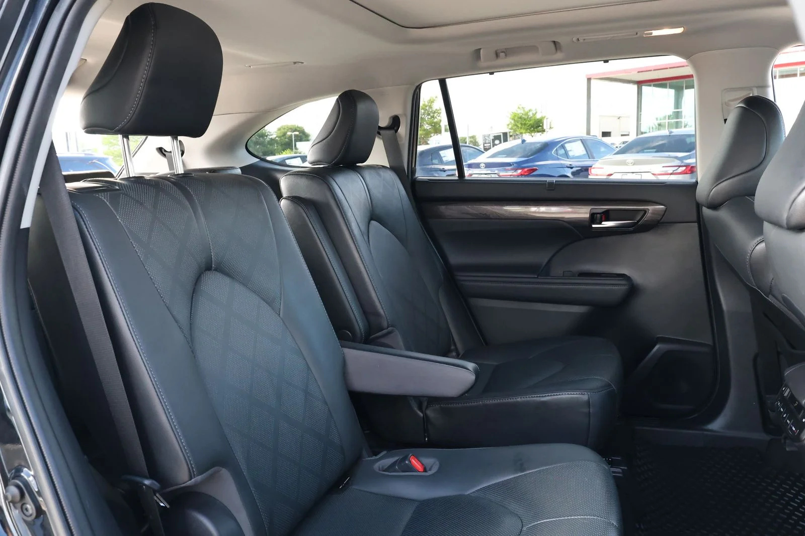 Used 2021 Black Toyota Platinum image 34