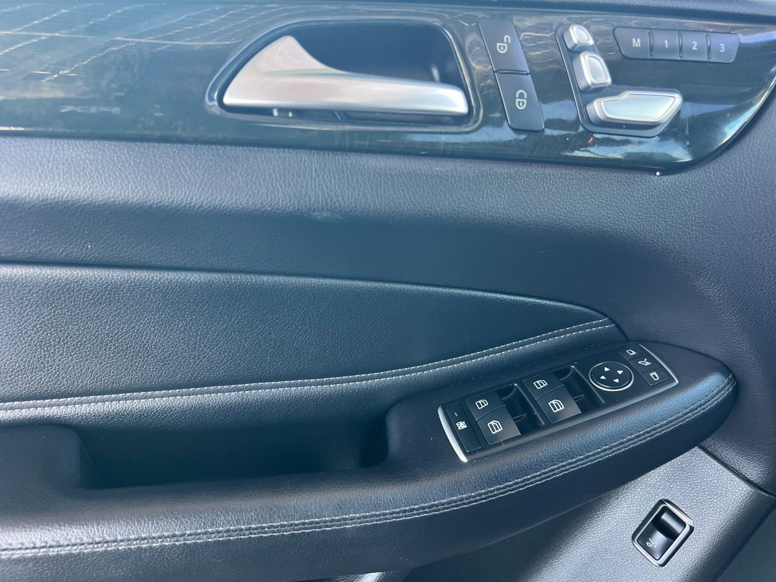 Used 2017  Mercedes-Benz GLE 350 image 10