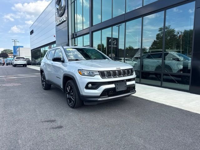 Used 2025 Silver Jeep Latitude image 1