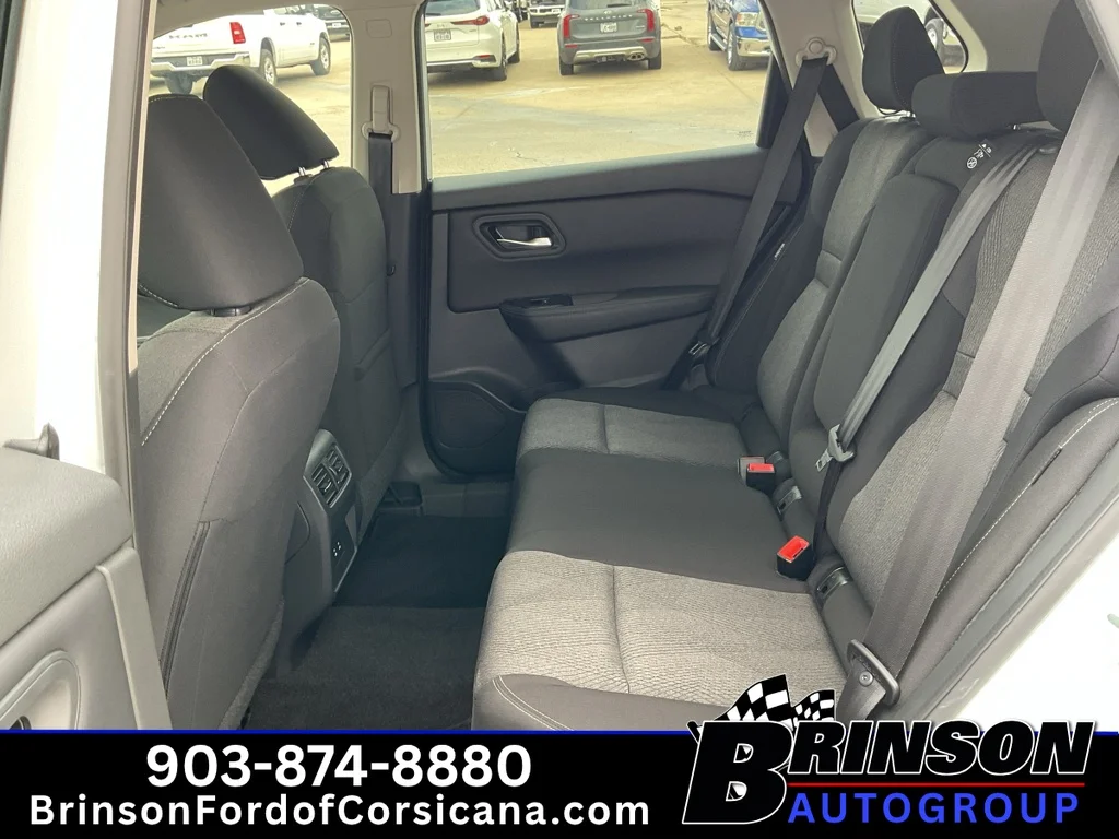 Used 2025 Everest White Pearl Nissan SV image 17