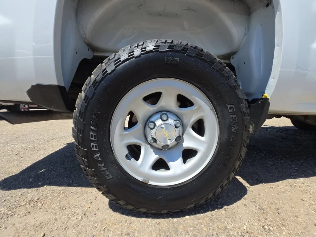 Used 2017 SUMMIT WHITE Chevrolet Work Truck image 27