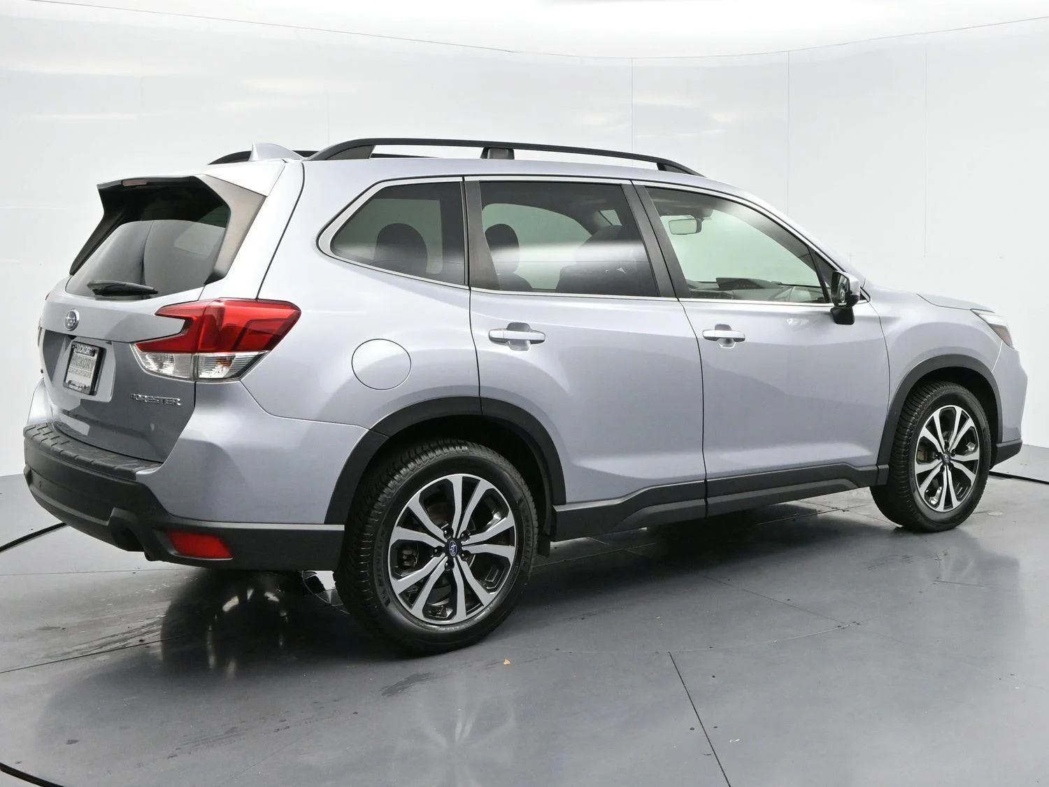 Used 2020 Ice Silver Metallic Subaru Limited image 7