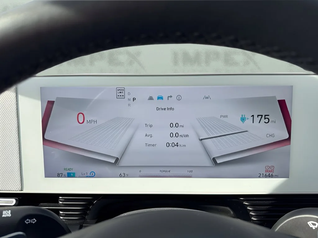 Used 2023 White Hyundai SE Standard Range image 21