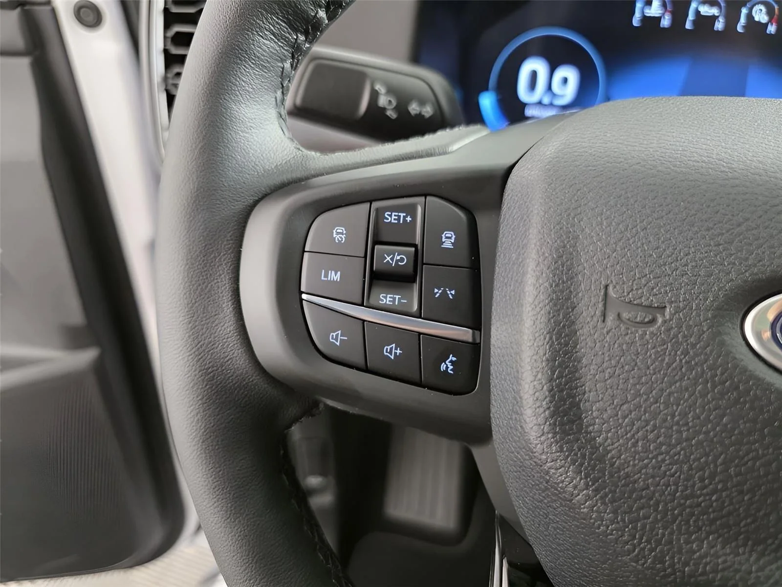 Used 2025 Oxford White Ford LARIAT image 31
